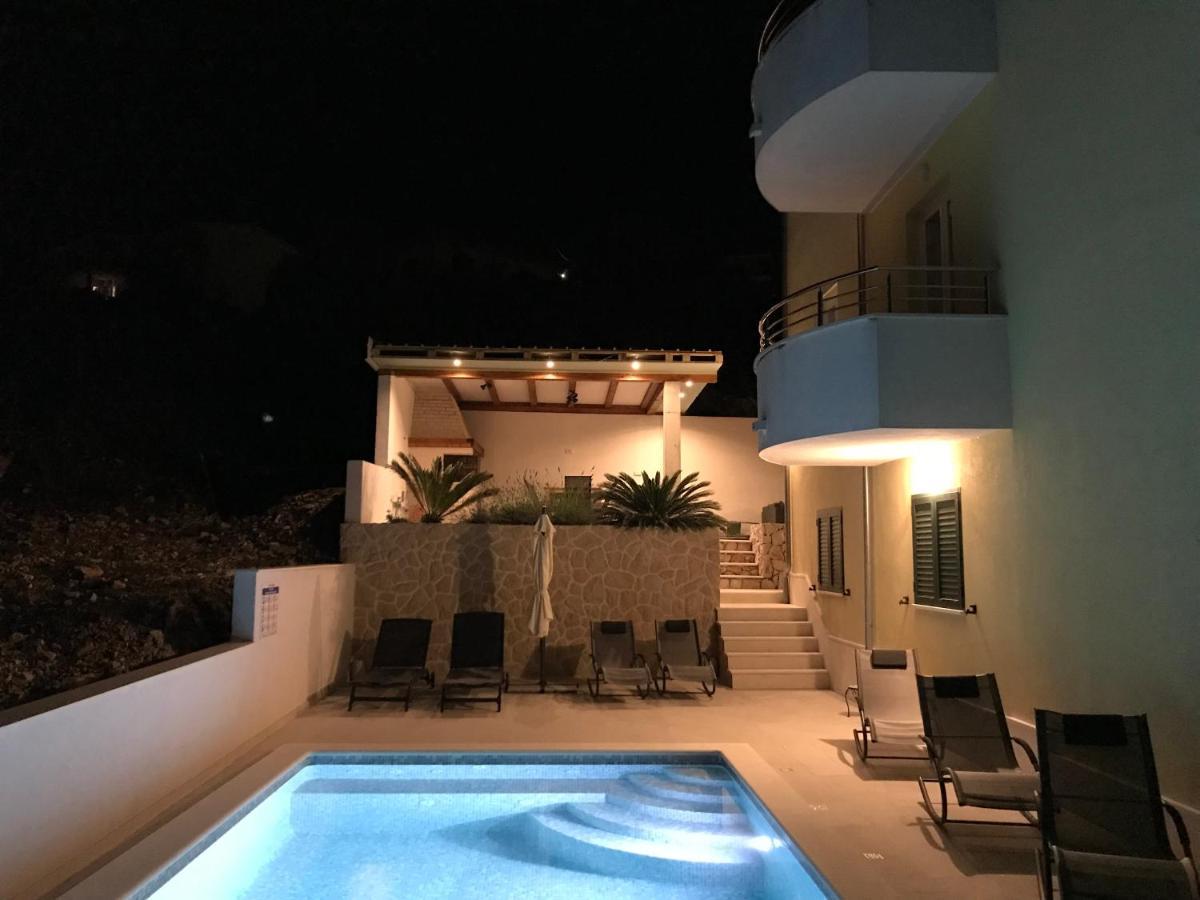 Apartments Villa Jelena Seget Vranjica Exterior foto