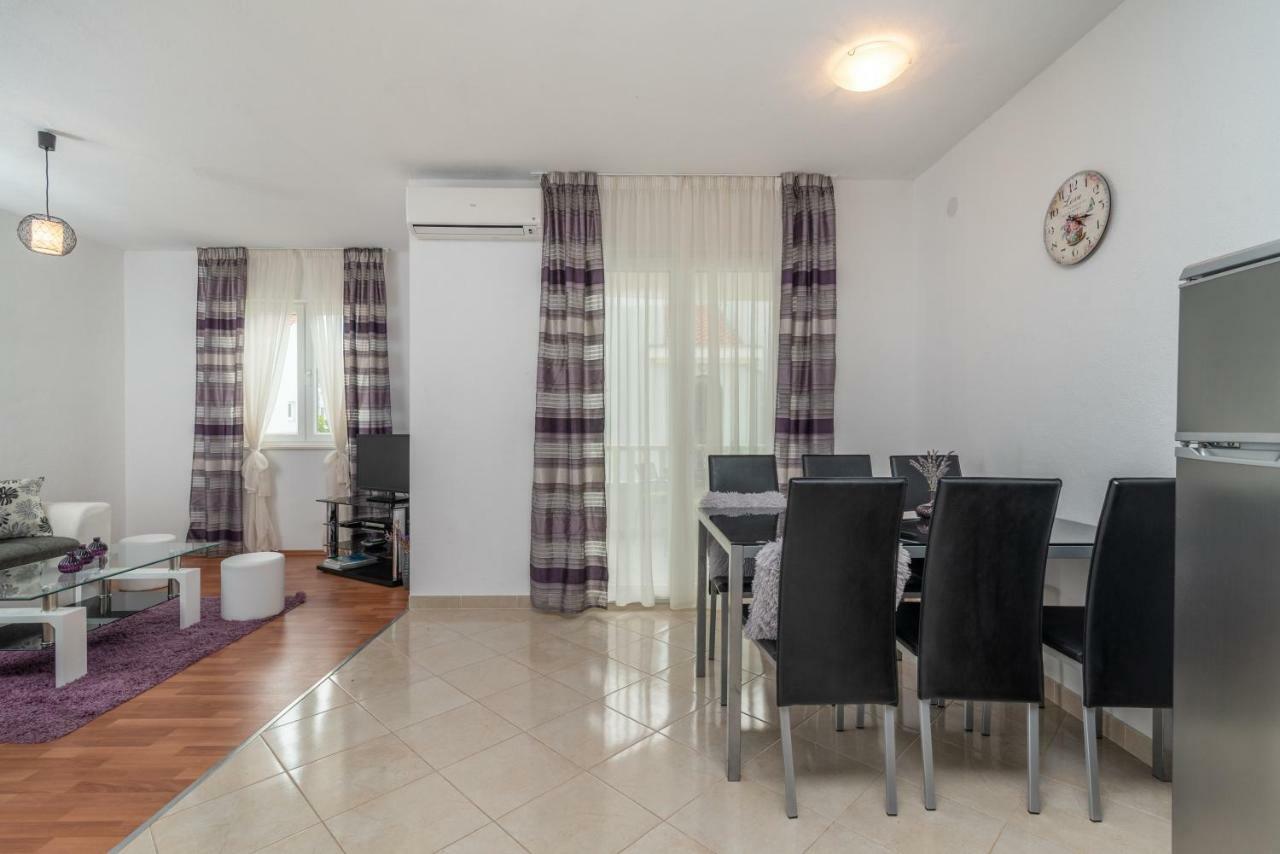 Apartments Villa Jelena Seget Vranjica Exterior foto