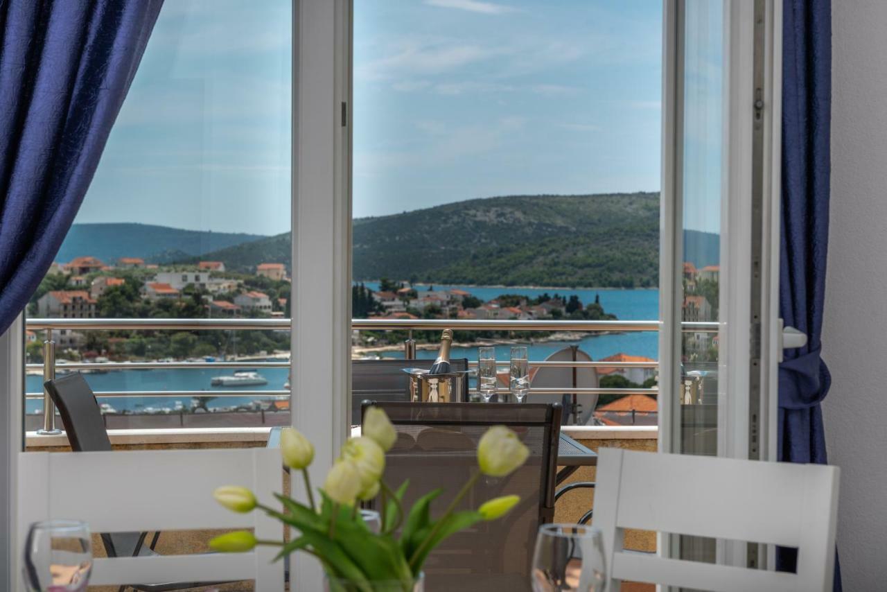 Apartments Villa Jelena Seget Vranjica Exterior foto